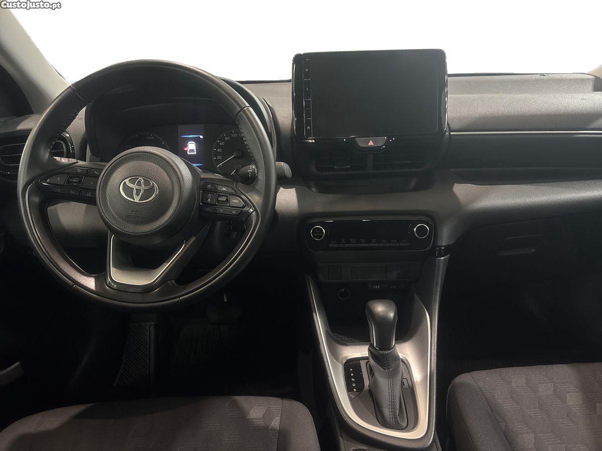 Toyota Yaris 1.5 HDF Comfort Plus — fotografia 8