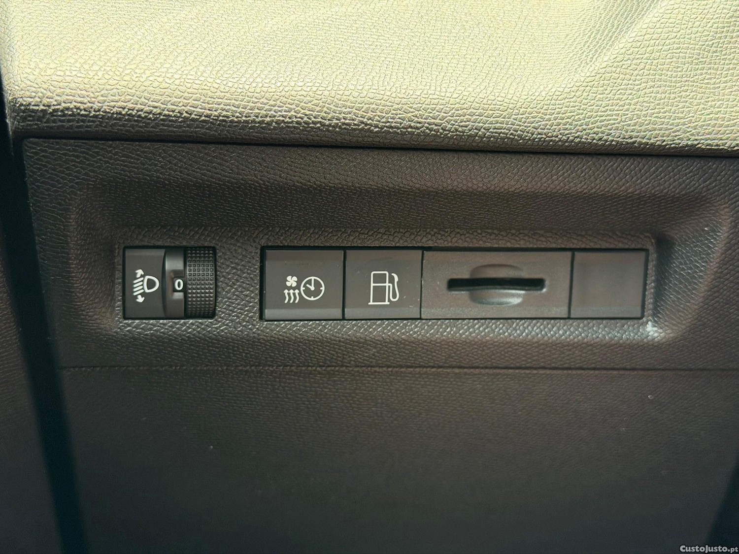 Peugeot 308 SW 1.6 Hybrid Allure Pack e-EAT8 — fotografia 6
