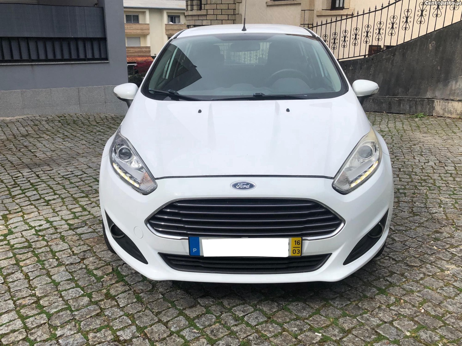 Ford Fiesta 1.4 TdCi — fotografia 8