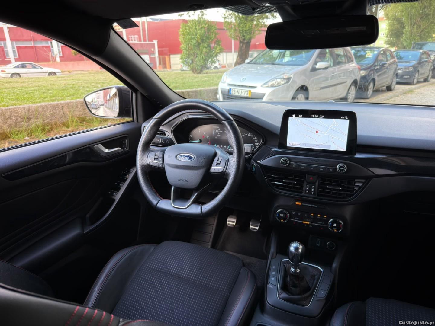 Ford Focus 1.0 EcoBoost ST-Line — fotografia 2