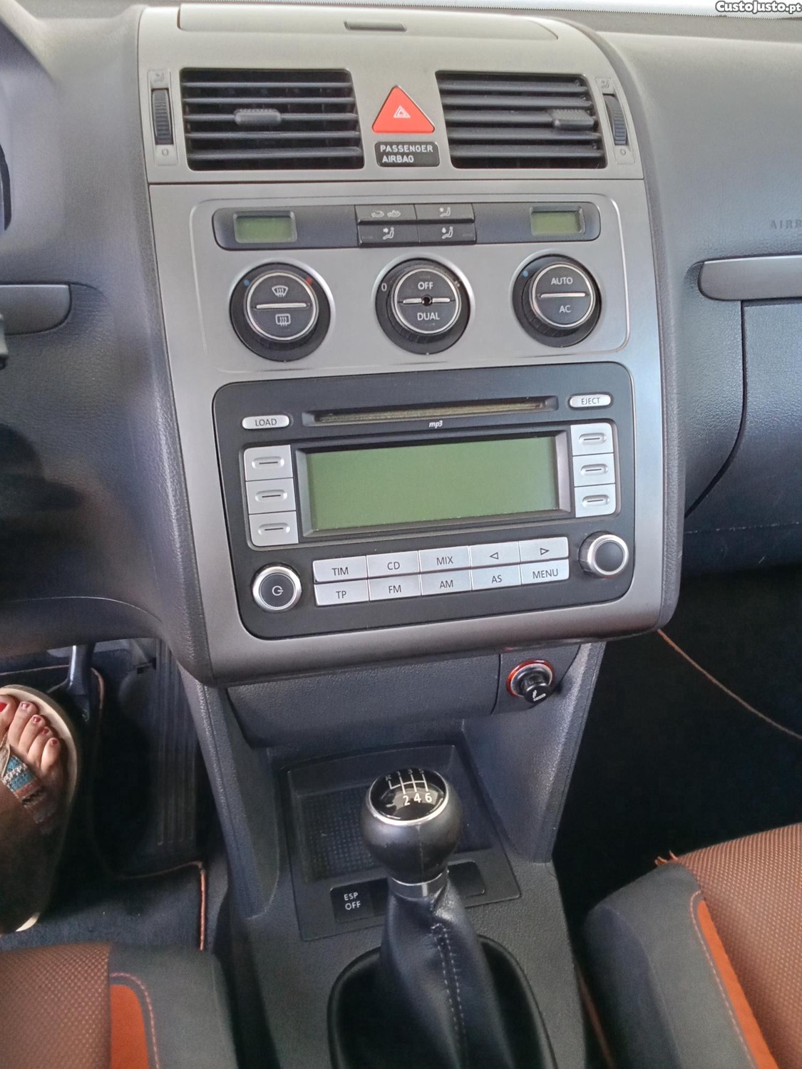 Volkswagen Touran Cross — fotografia 5