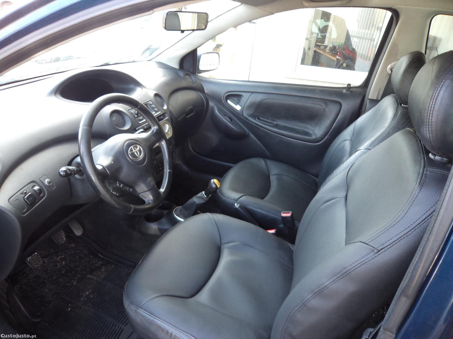 Toyota Yaris 1.0 c.c — fotografia 5