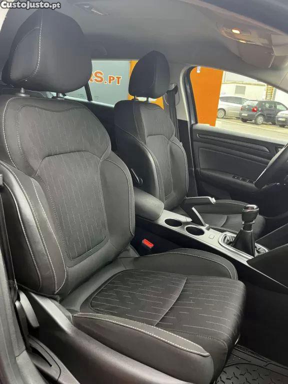 Renault Mégane 1.5 blue dci limited — fotografia 4