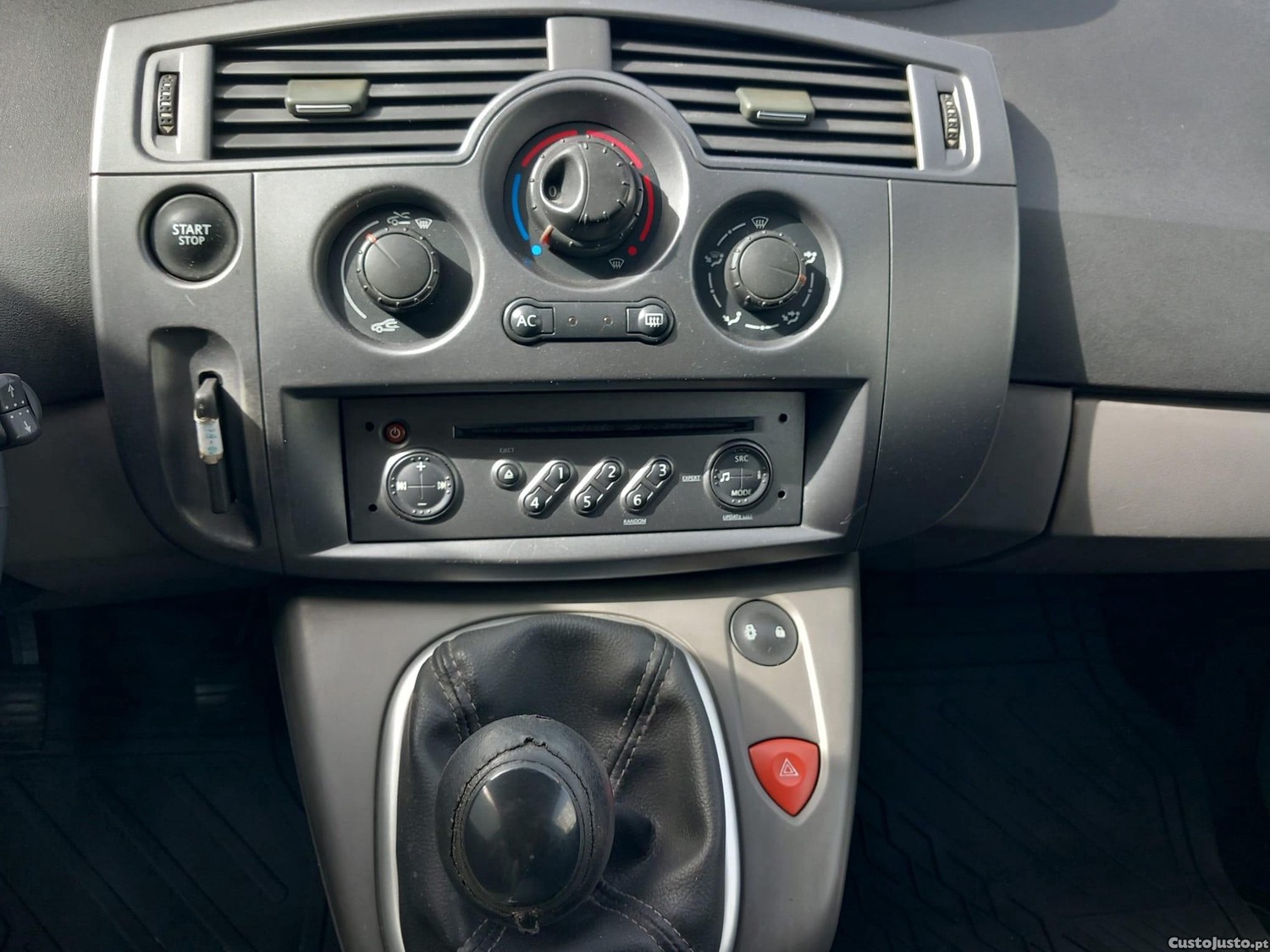 Renault Scénic 1.5 dCi Confort — fotografia 6