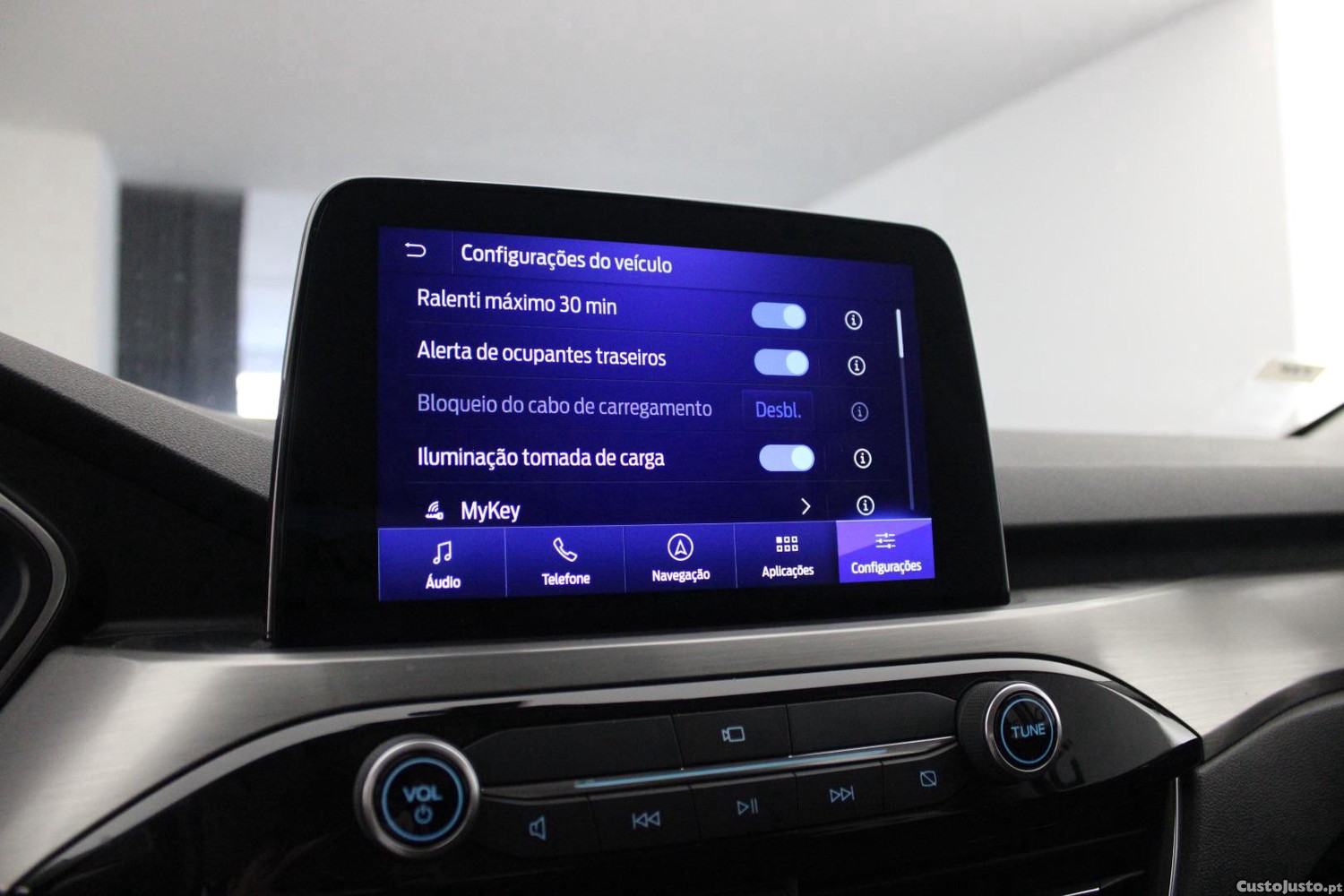 Ford Kuga 2.5 P-HEV TITANIUM (AUTO) — fotografia 16