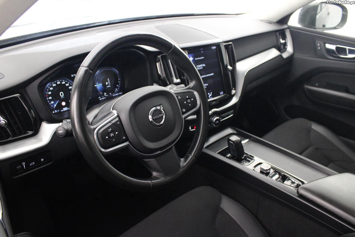 Volvo XC 60 T8 PHEV MOMENTUM PLUS (AUTO) — fotografia 2