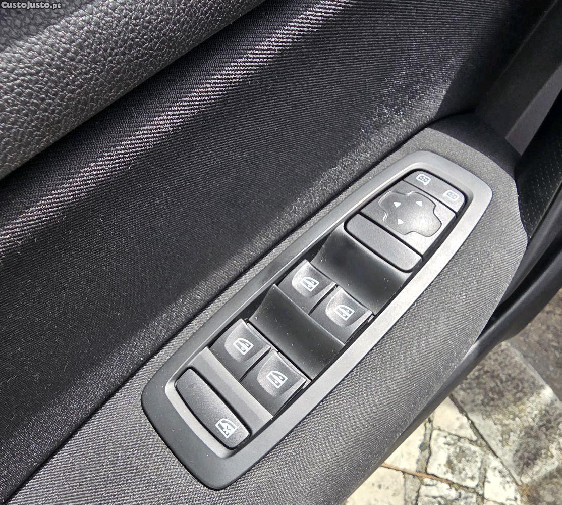 Renault Mégane 1.5 dci Automático — fotografia 5