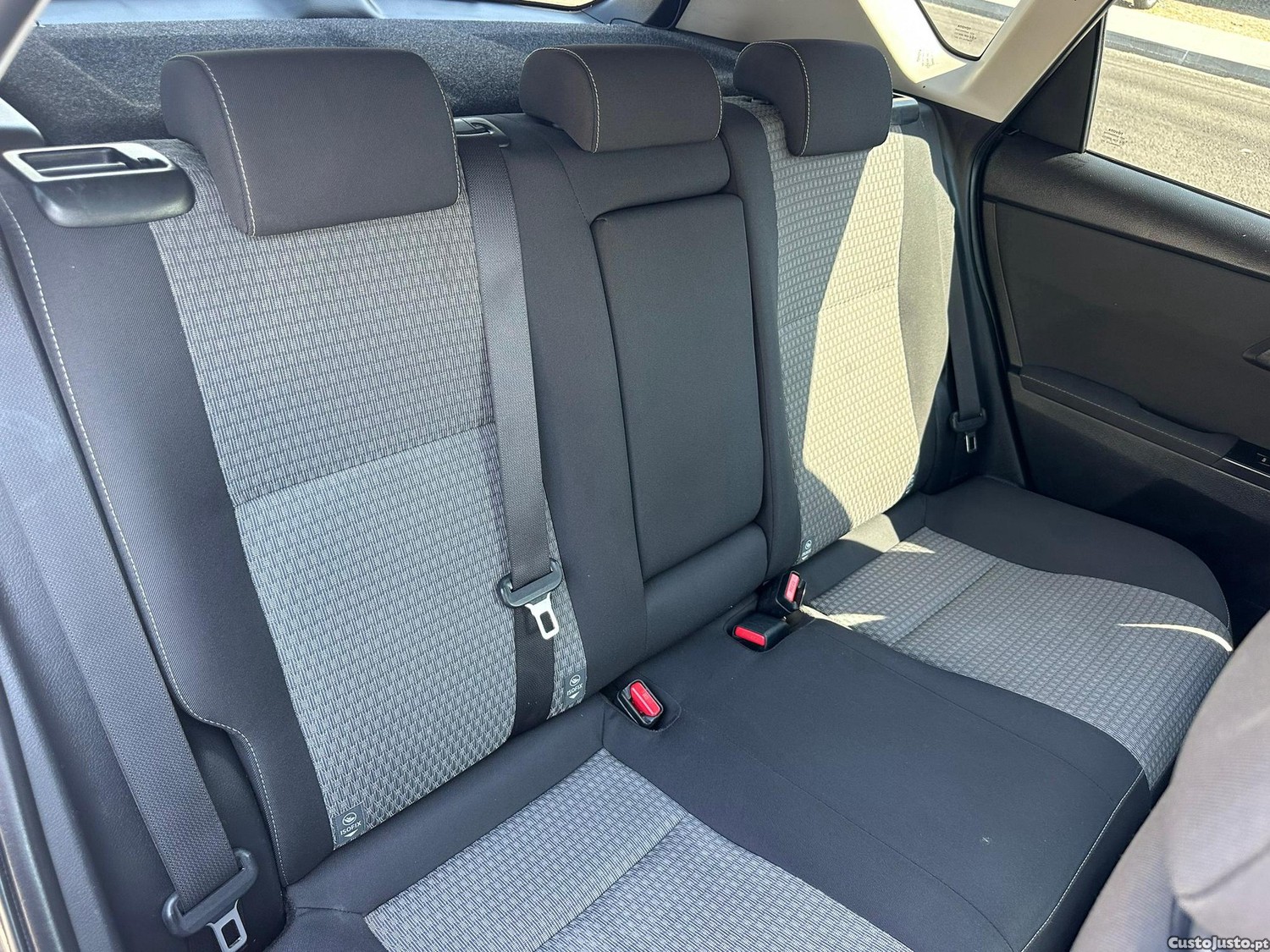Toyota Auris 1.8 HSD Exclusive+Navi — fotografia 8