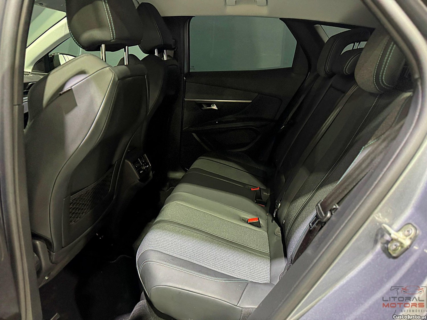 Peugeot 3008 1.2 PureTech Allure Pack EAT8 — fotografia 9