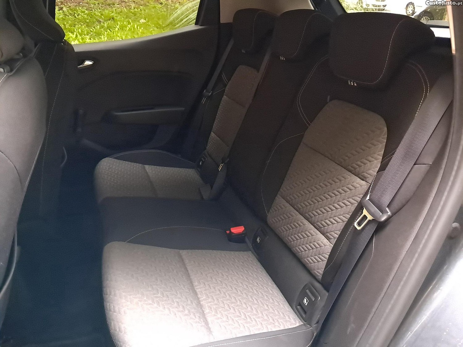 Renault Clio 1.0 TCe Intens — fotografia 8