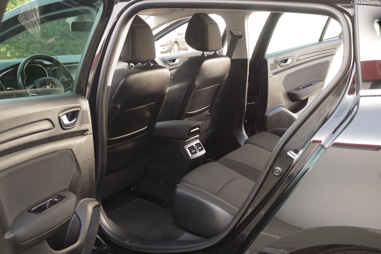 Renault Mégane Sport Tourer 1.5 Blue DCI Limited 115cv — fotografia 37