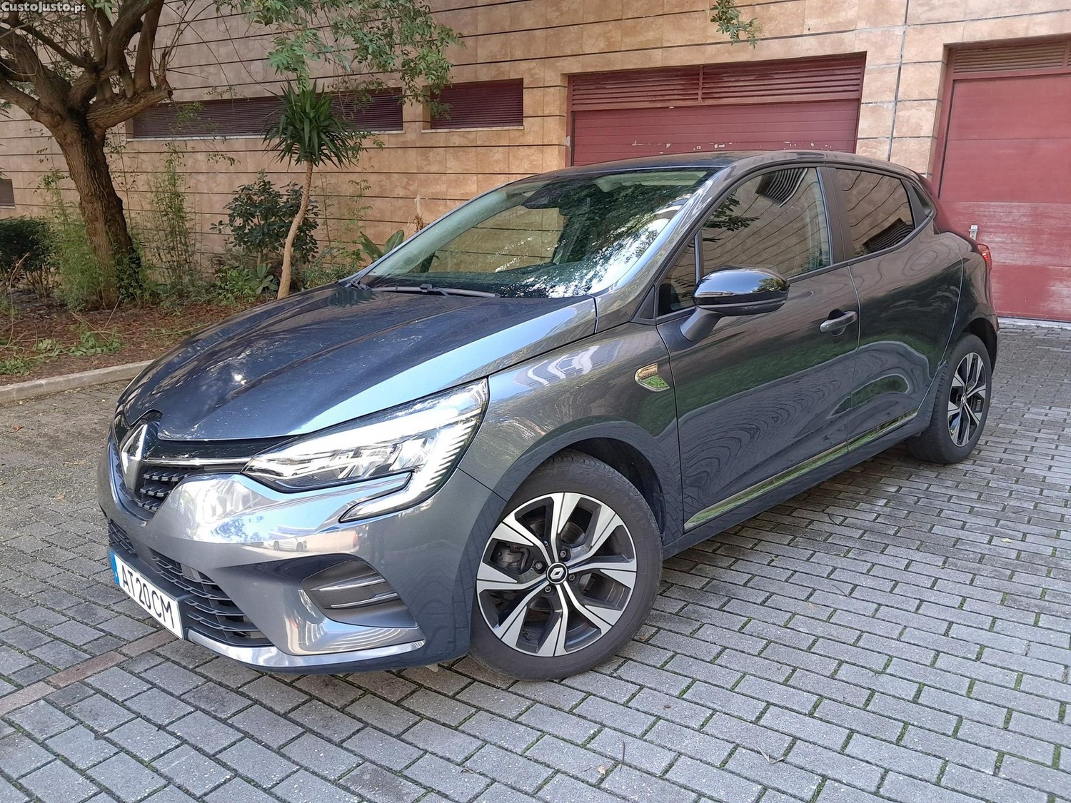 Renault Clio 1.0 TCe Intens — fotografia 17