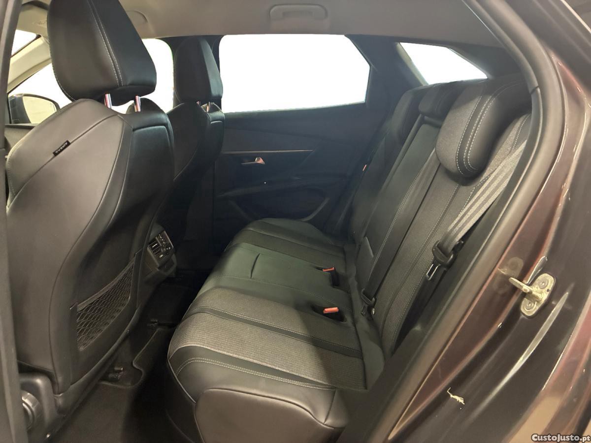 Peugeot 3008 1.6 Hybrid Allure Pack e-EAT8 — fotografia 6
