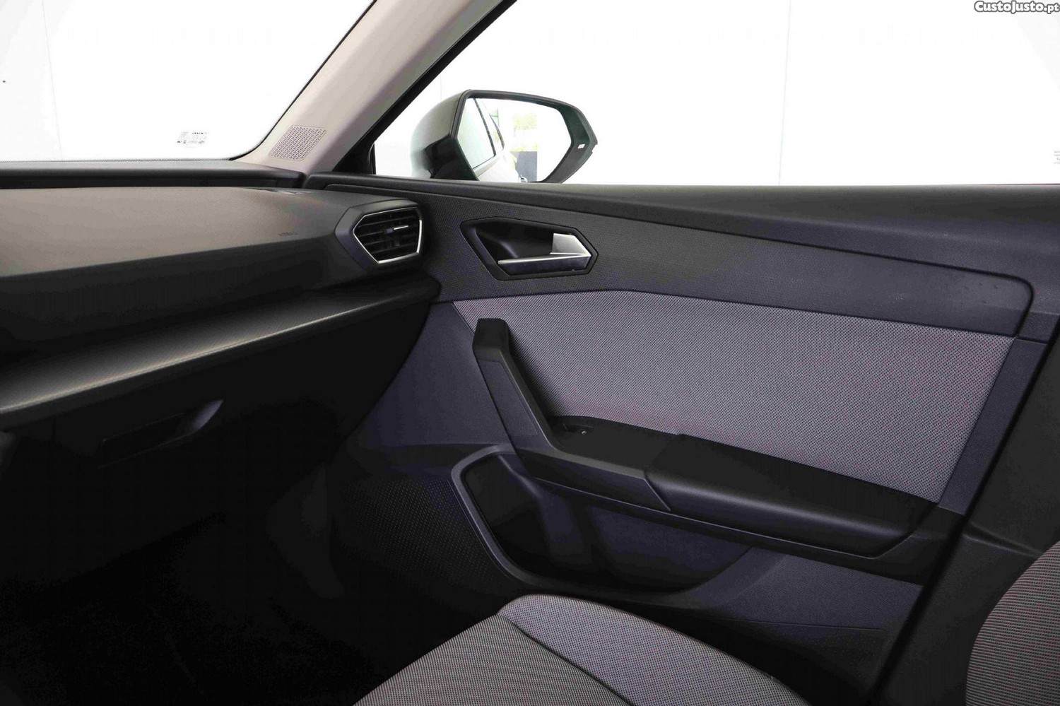 SEAT Leon 1.0 TSI Style — fotografia 3