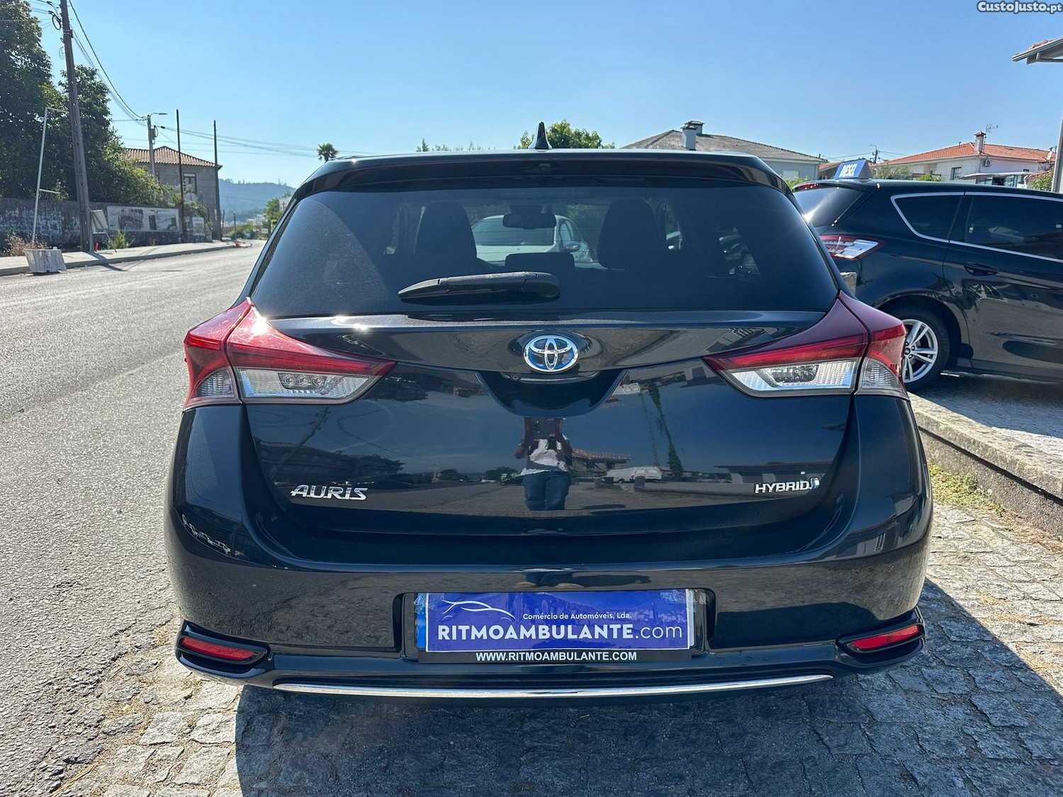 Toyota Auris 1.8 HSD Exclusive+Navi — fotografia 17