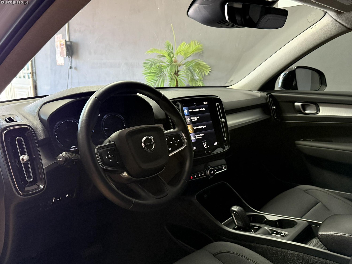 Volvo XC 40 1.5 T5 PHEV R-Design NACIONAL — fotografia 4