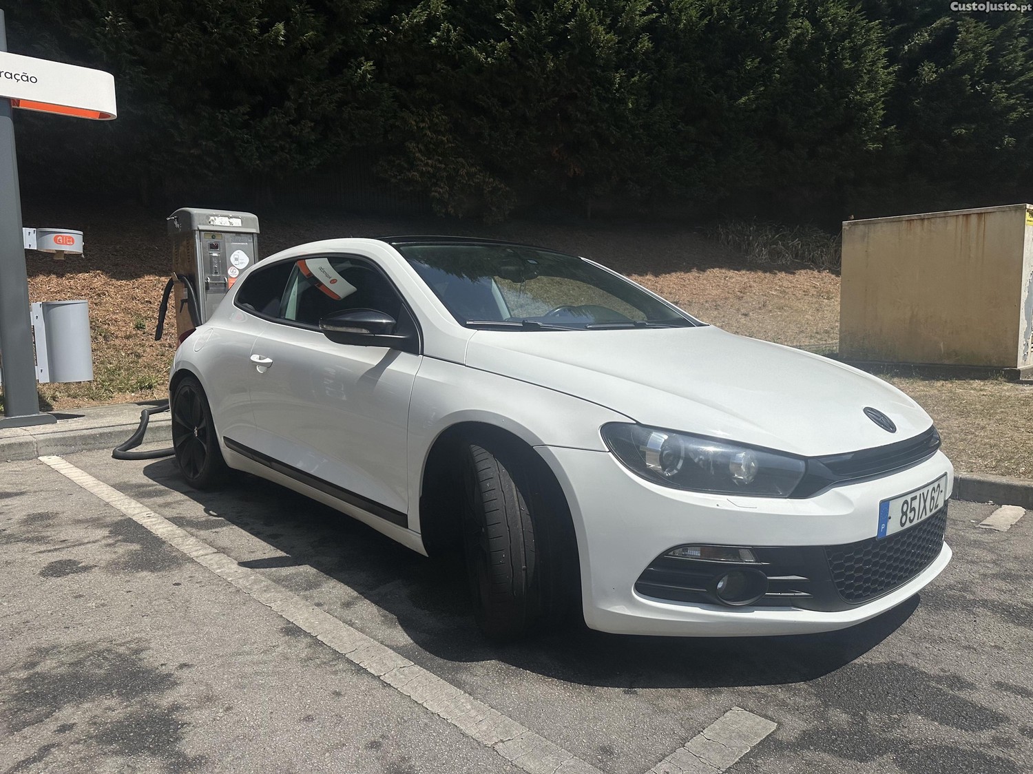 Volkswagen Scirocco 2.0 TDI — fotografia 11
