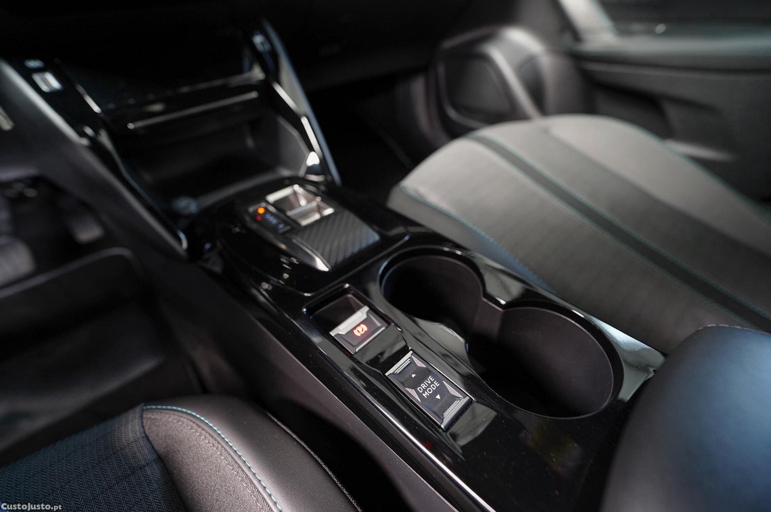 Peugeot 2008 1.2 PureTech Allure Auto. — fotografia 6