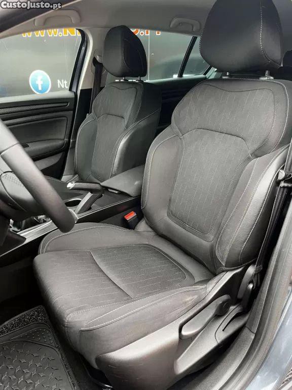Renault Mégane 1.5 blue dci limited — fotografia 16