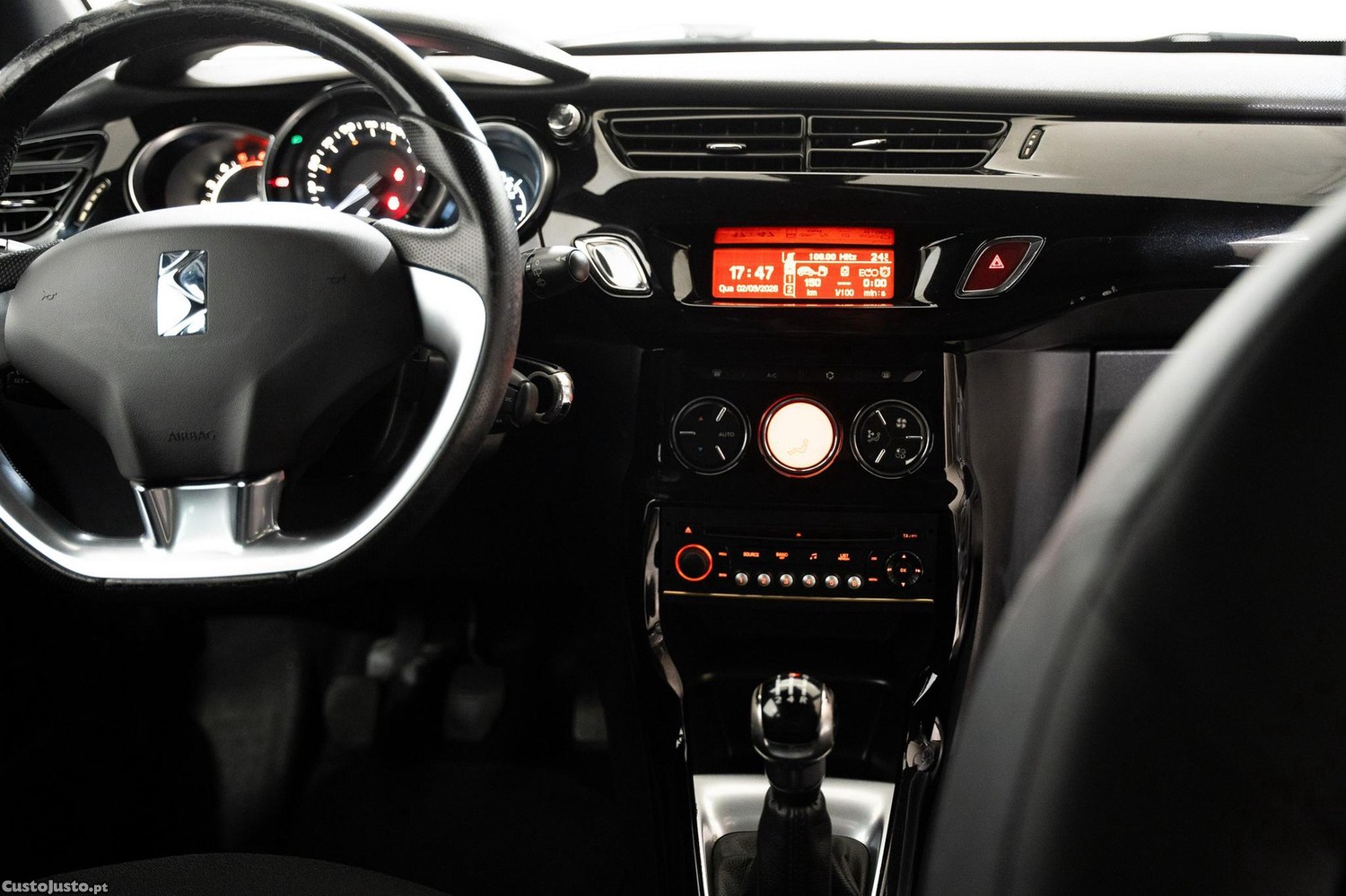 Citroën DS3 1.6 e-HDi So Chic — fotografia 12