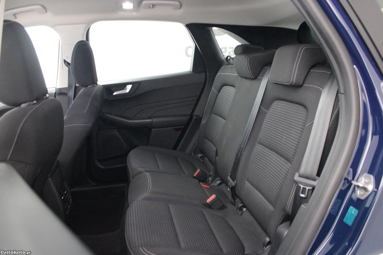 Ford Kuga 2.5 P-HEV TITANIUM (AUTO) — fotografia 7
