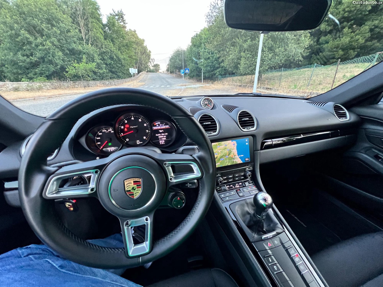 Porsche Cayman 718T — fotografia 4