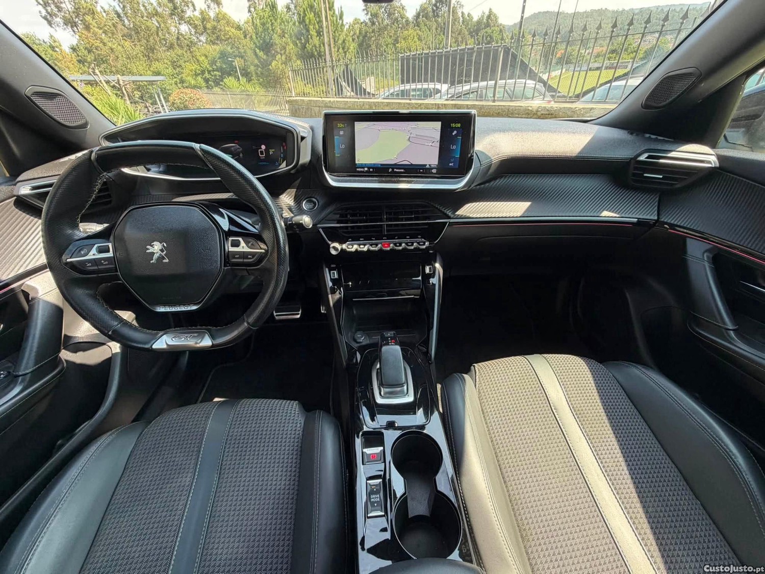Peugeot e-2008 GT — fotografia 8