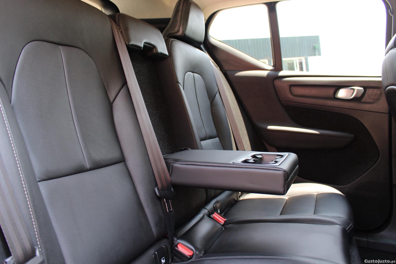 Volvo XC 40 1.5 T5 PHEV Inscription Expression — fotografia 5