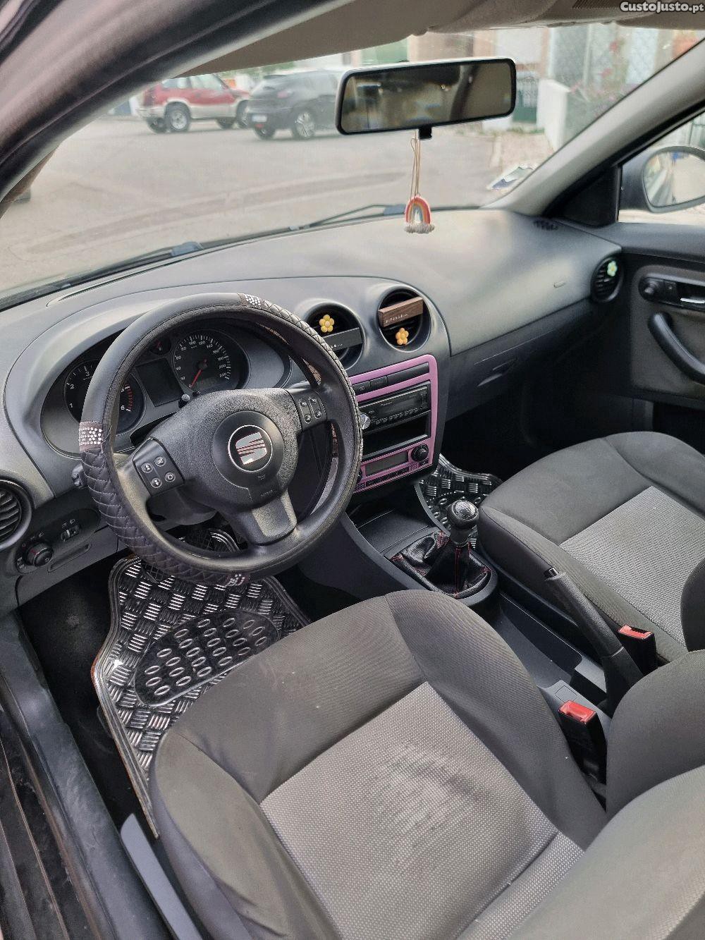 SEAT Ibiza 6L 1.4 75cv TDI — fotografia 3