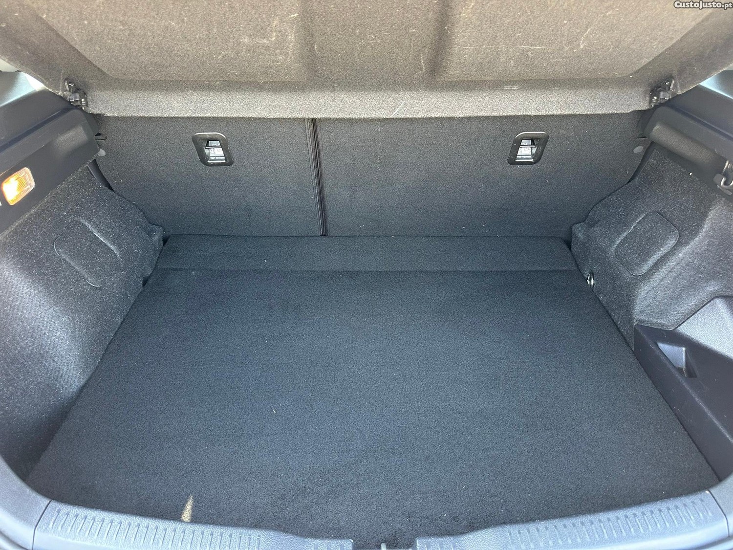 Toyota Auris 1.8 HSD Exclusive+Navi — fotografia 7
