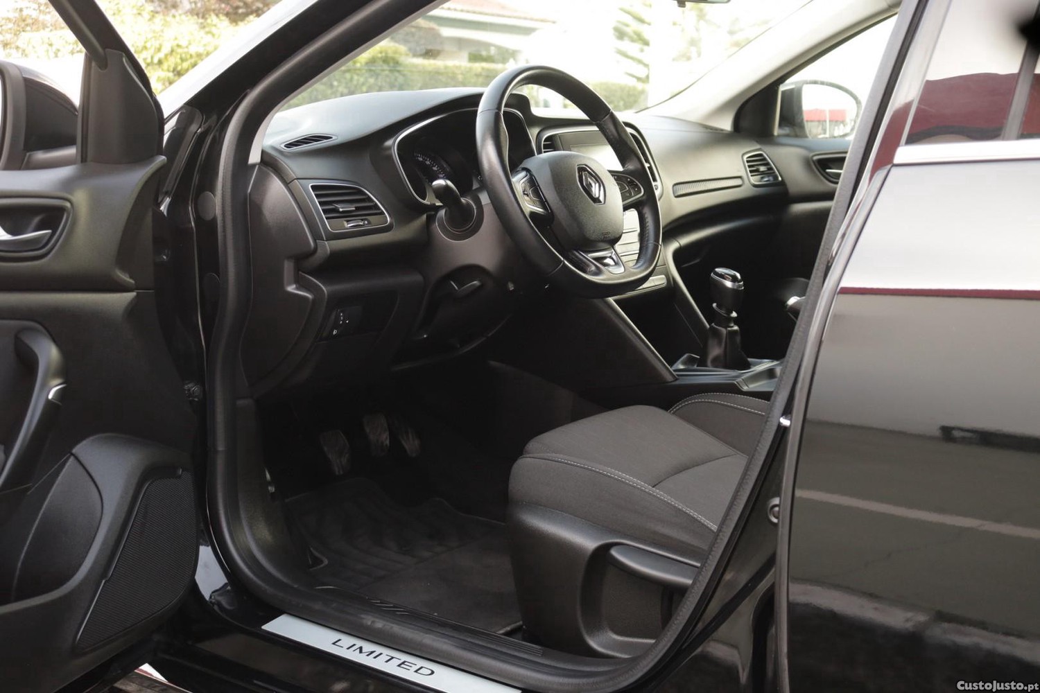 Renault Mégane Sport Tourer 1.5 Blue DCI Limited 115cv — fotografia 45