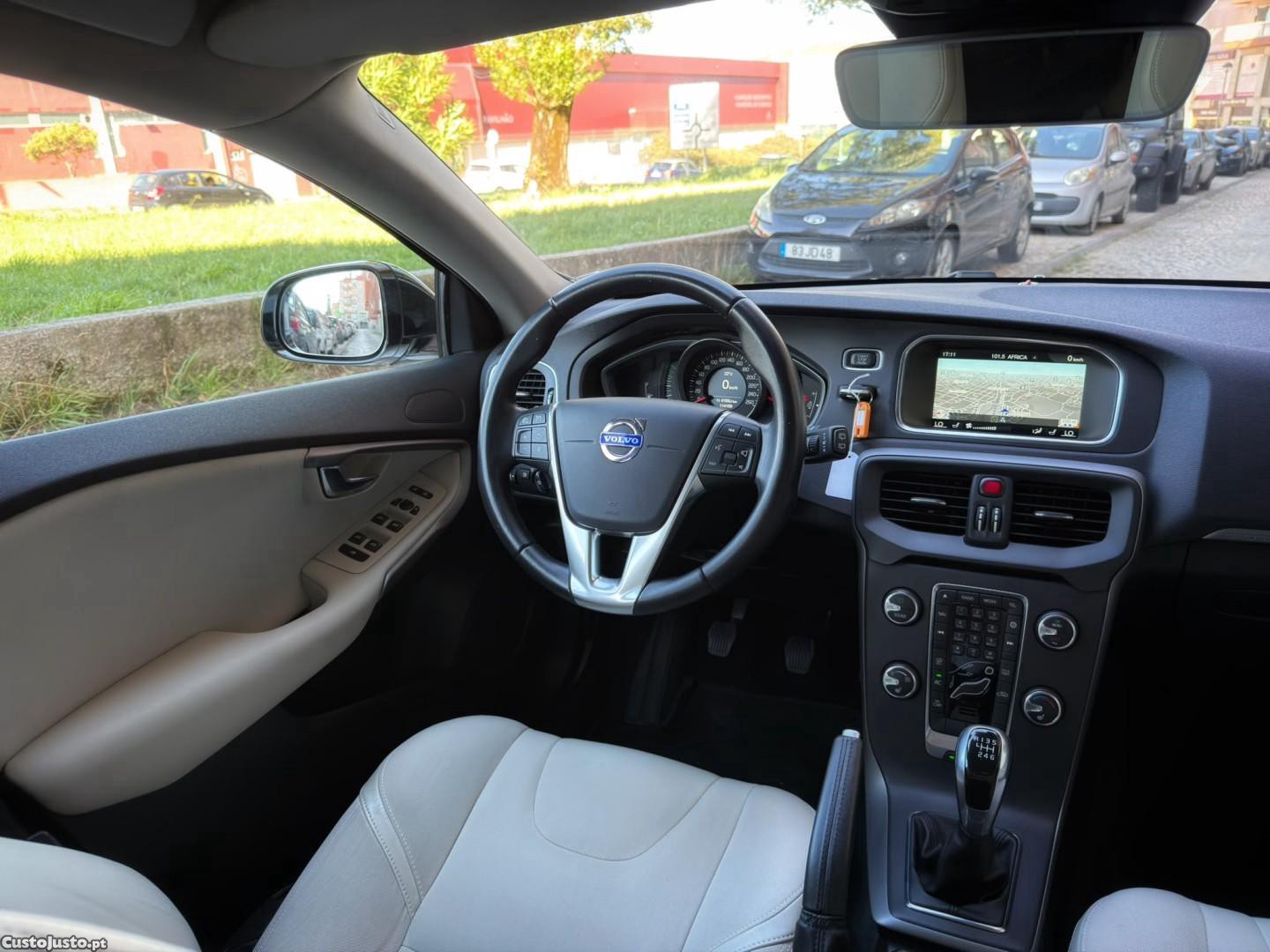 Volvo V40 1.6 D2 Momentum — fotografia 3