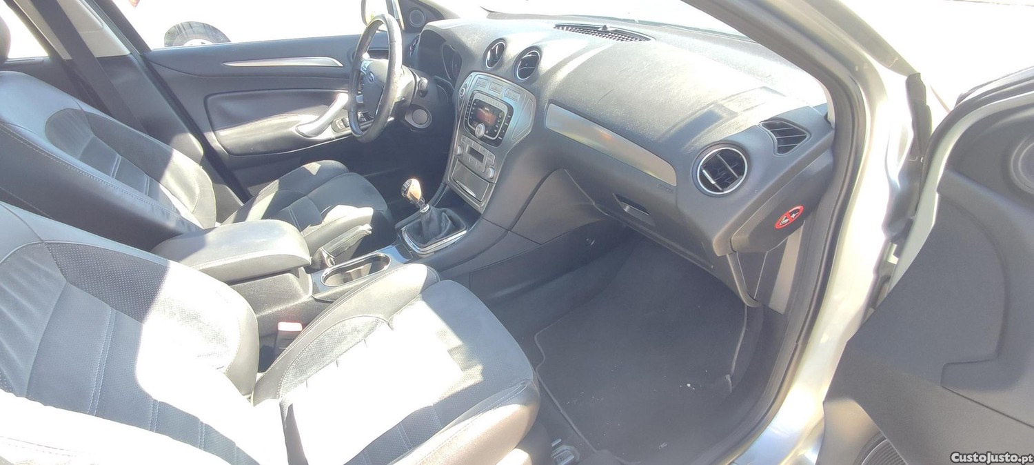 Ford Mondeo 2.0 TDCI 140CV 1st Edition — fotografia 2