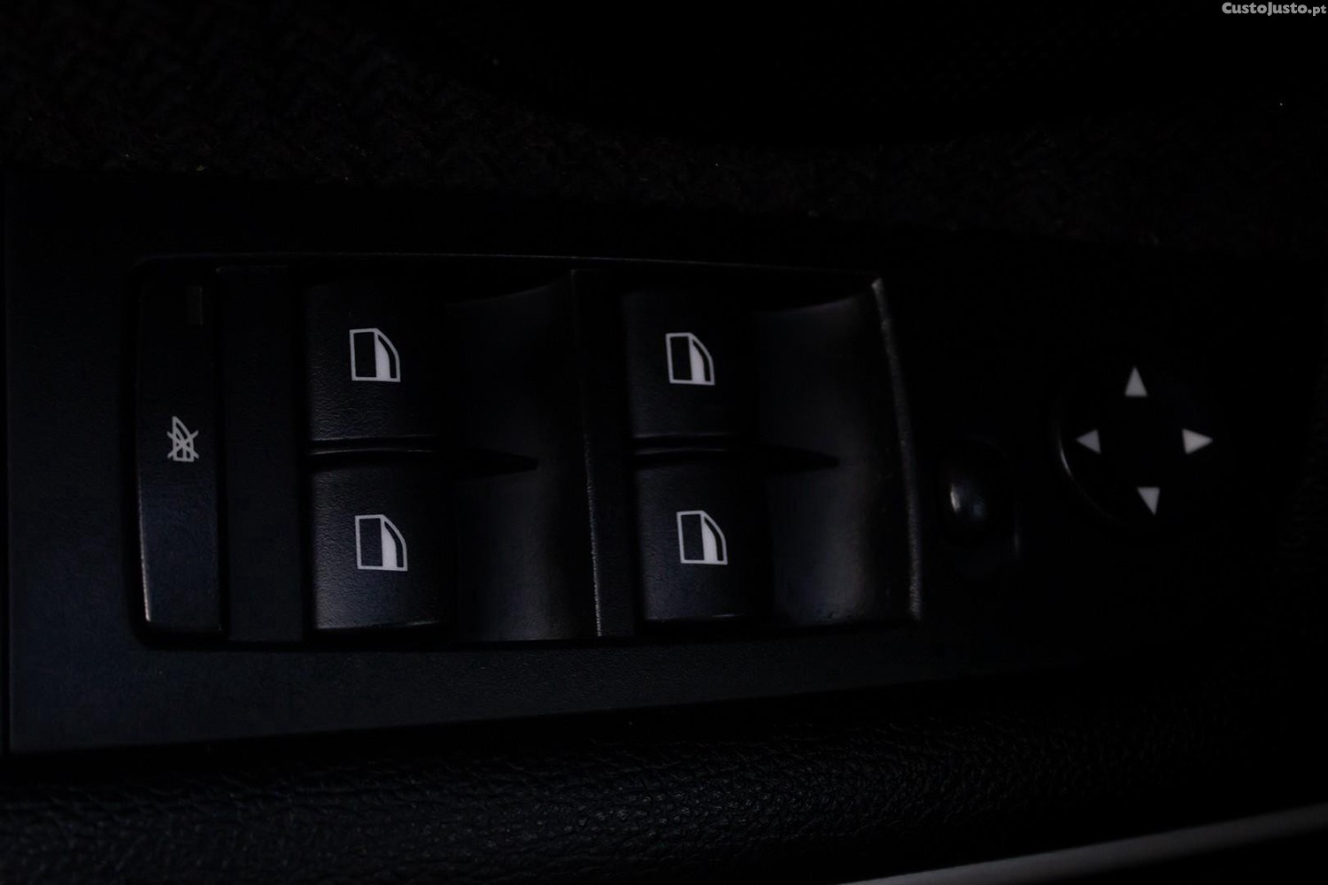 BMW 320 d Touring EfficientDynamics — fotografia 5