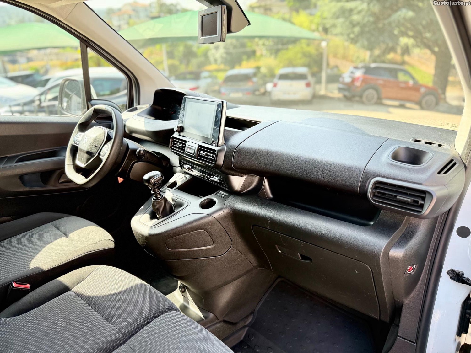 Peugeot Partner 1.5 BlueHDi Premium Standard Plus — fotografia 4
