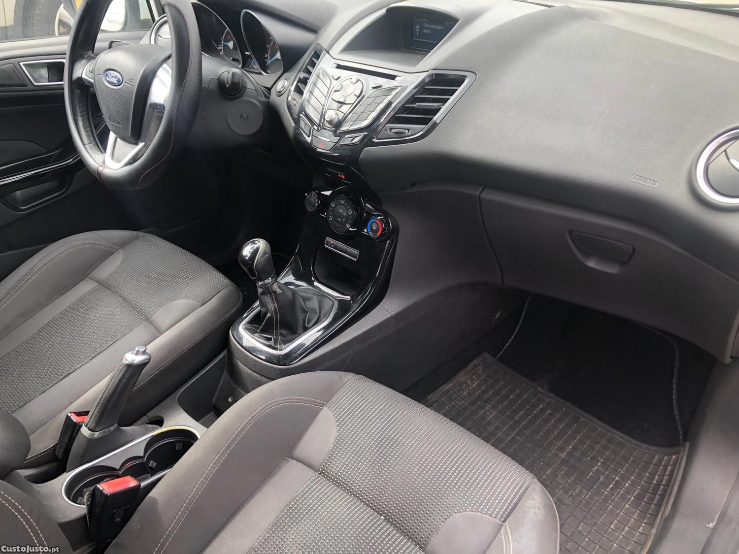 Ford Fiesta 1.4 TdCi — fotografia 2