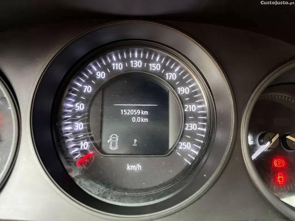 Renault Mégane 1.5 blue dci limited — fotografia 13