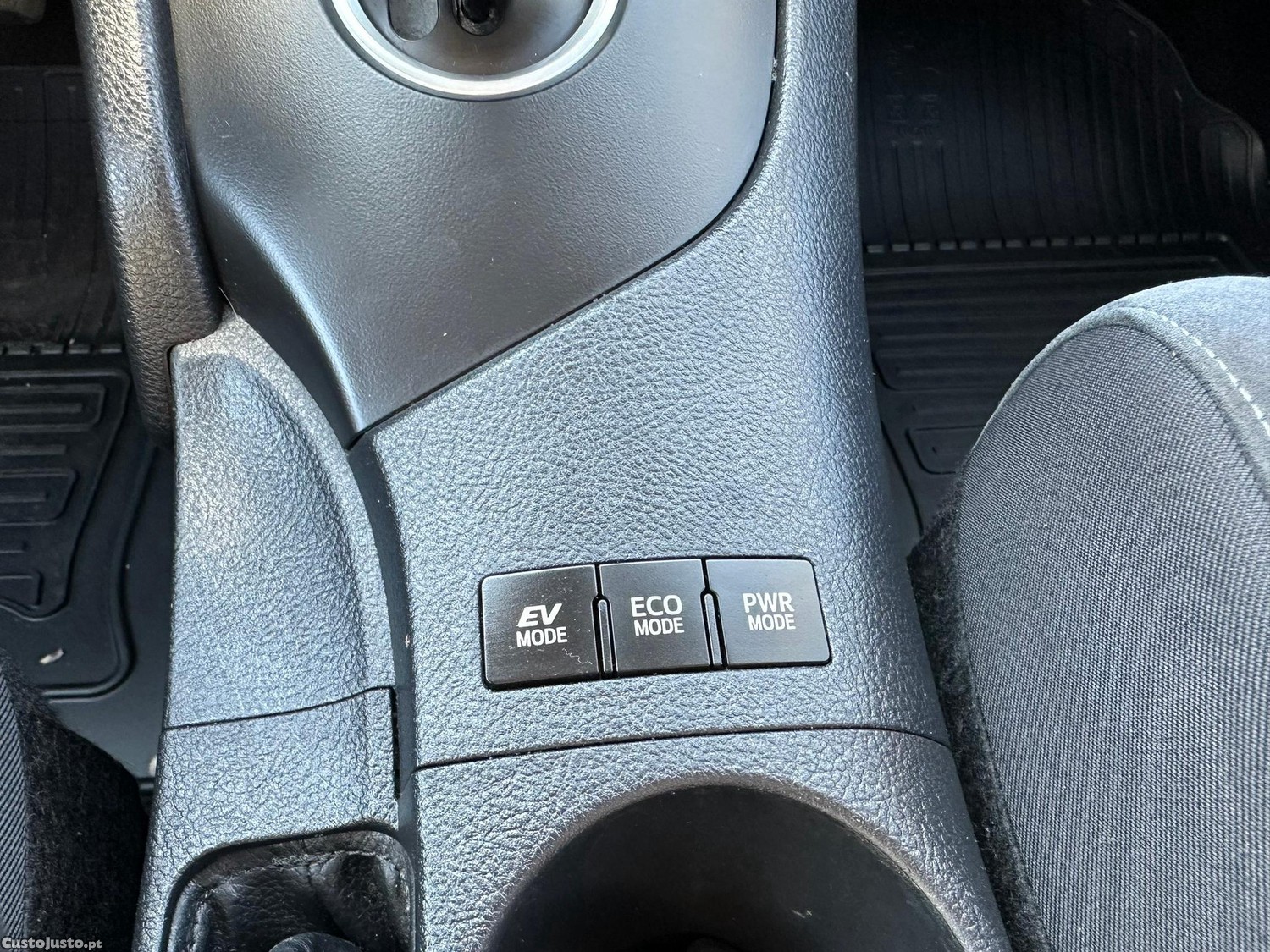 Toyota Auris 1.8 HSD Exclusive+Navi — fotografia 4