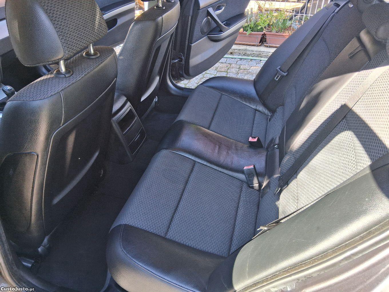 BMW 318 diesel pack sport selo 46euros — fotografia 4