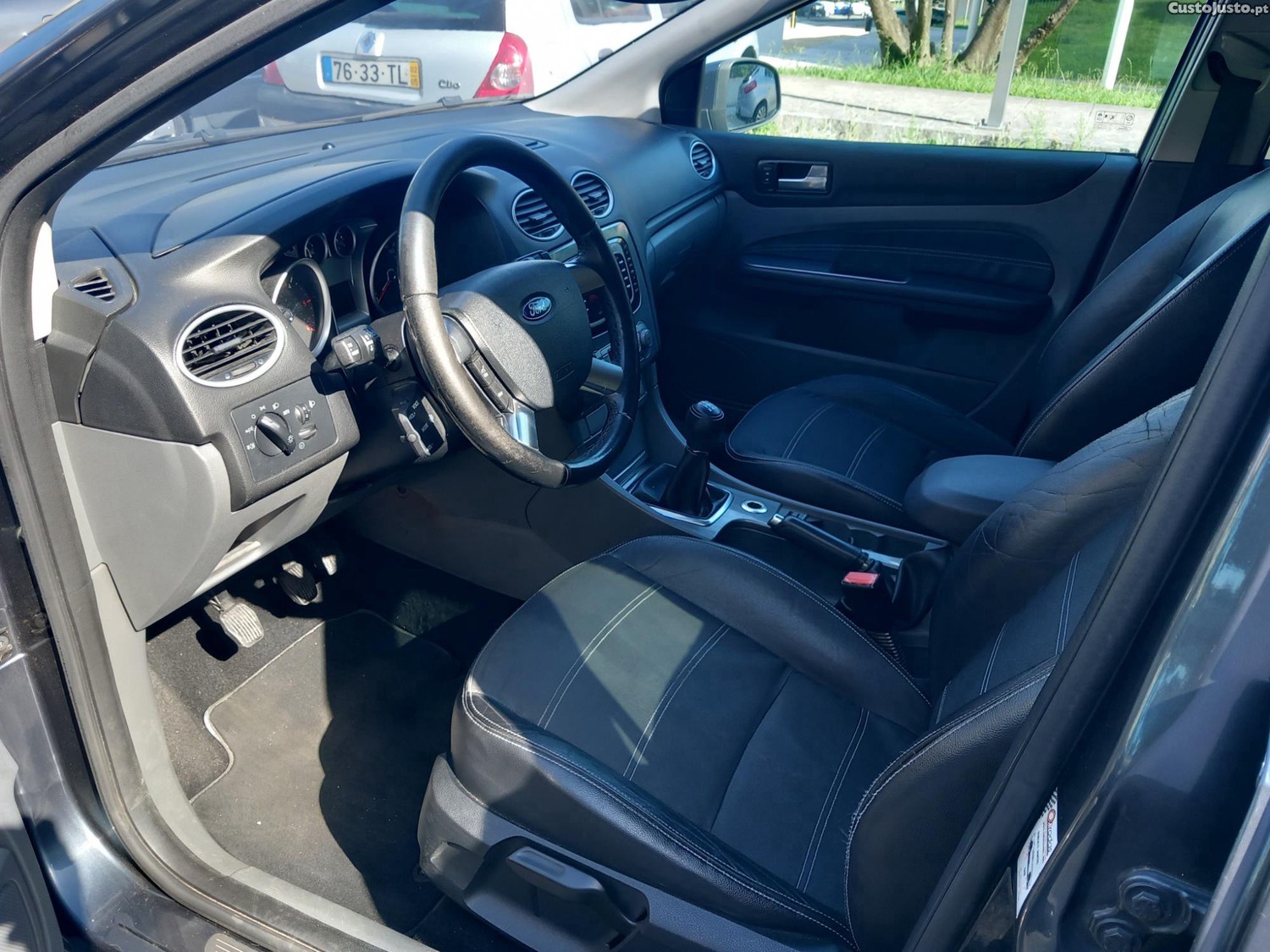 Ford Focus SW 1.6 TDCi Trend — fotografia 11