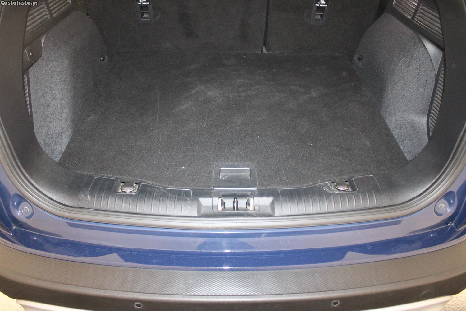 Ford Kuga 2.5 P-HEV TITANIUM (AUTO) — fotografia 6