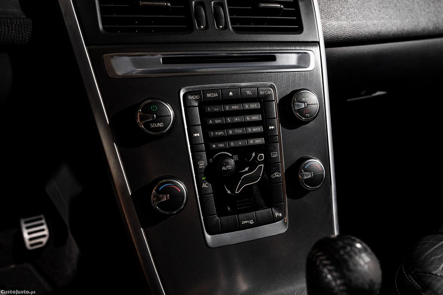 Volvo XC 60 2.0 D3 Drive R-Design — fotografia 8