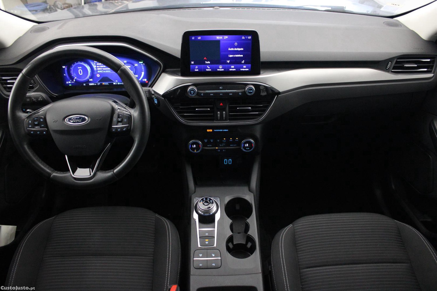 Ford Kuga 2.5 P-HEV TITANIUM (AUTO) — fotografia 27