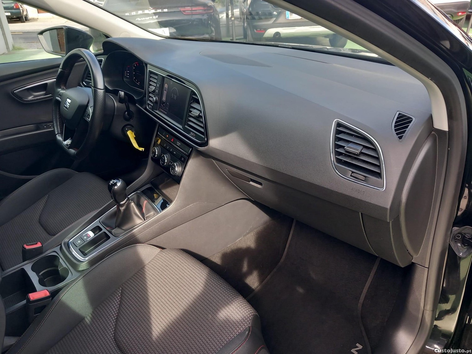 SEAT Leon 1.6 TDI FR S/S — fotografia 8