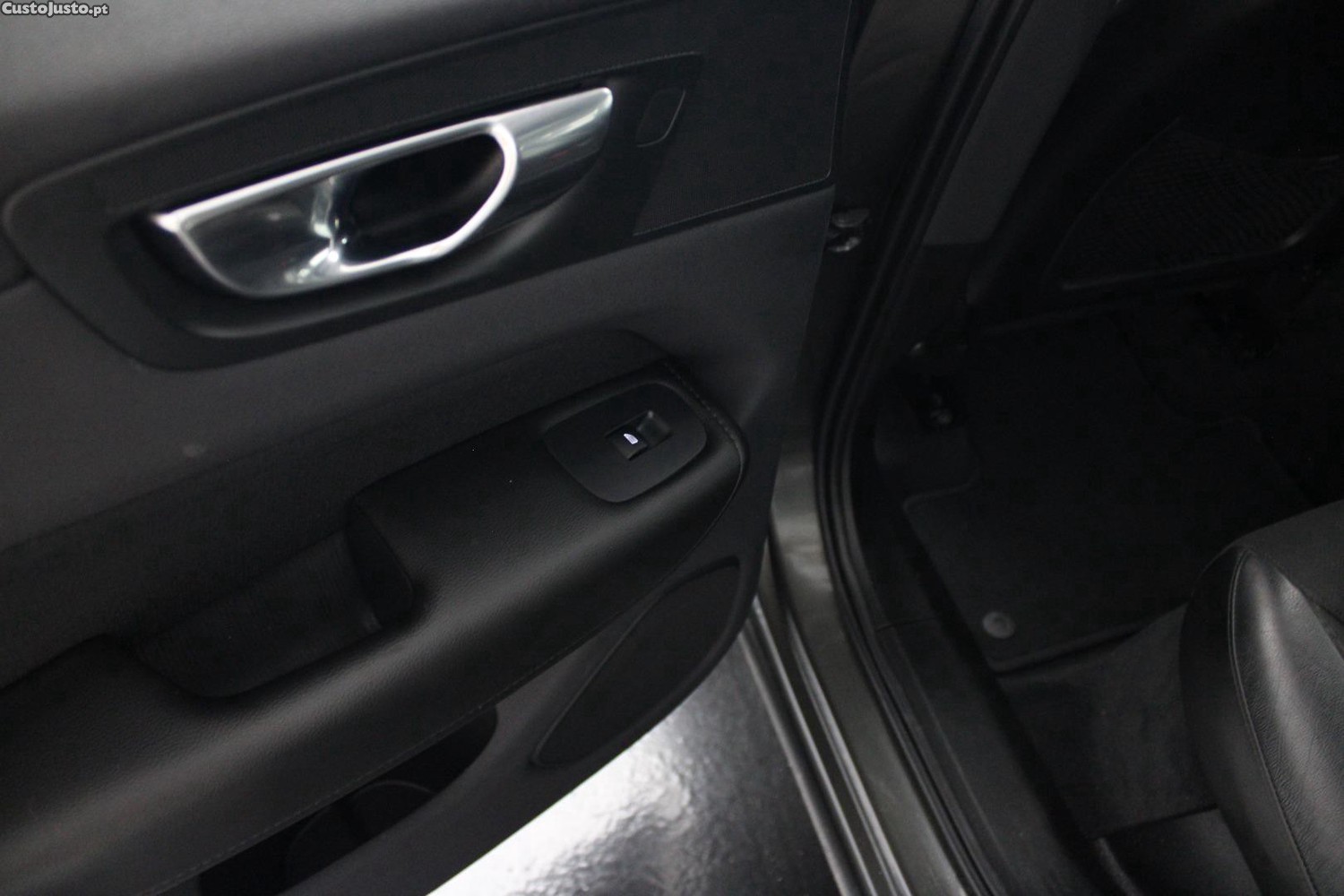 Volvo XC 60 T8 PHEV MOMENTUM PLUS (AUTO) — fotografia 10