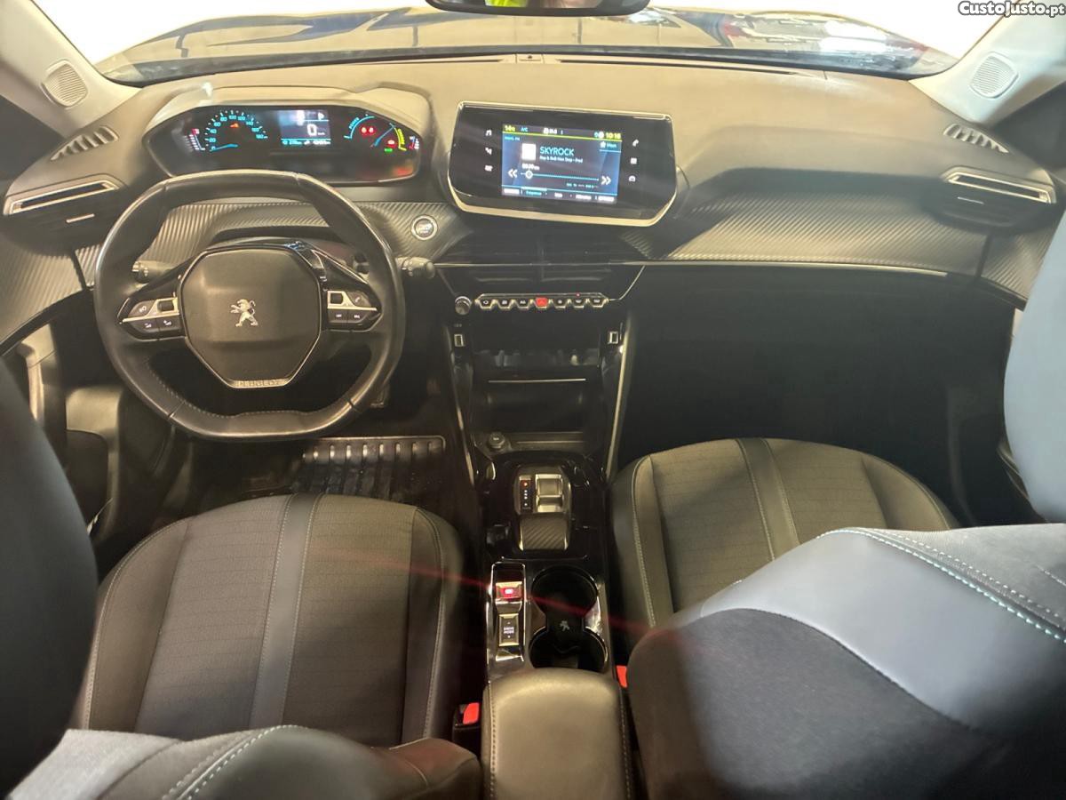 Peugeot 2008 50 kWh Allure Pack — fotografia 6