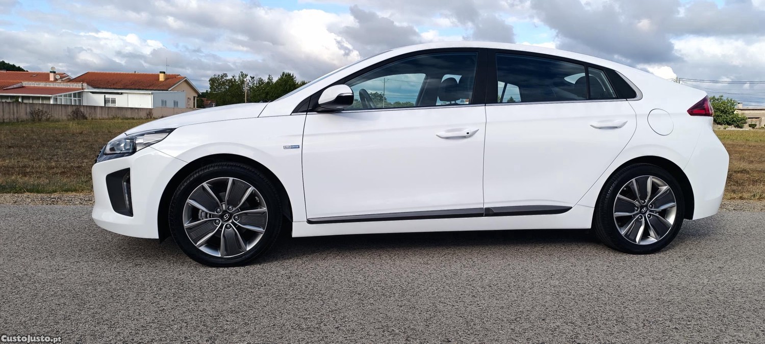Hyundai IONIQ 1.6 GDI Hybrid Tech (HEV)-141cv - COMO NOVO — fotografia 4
