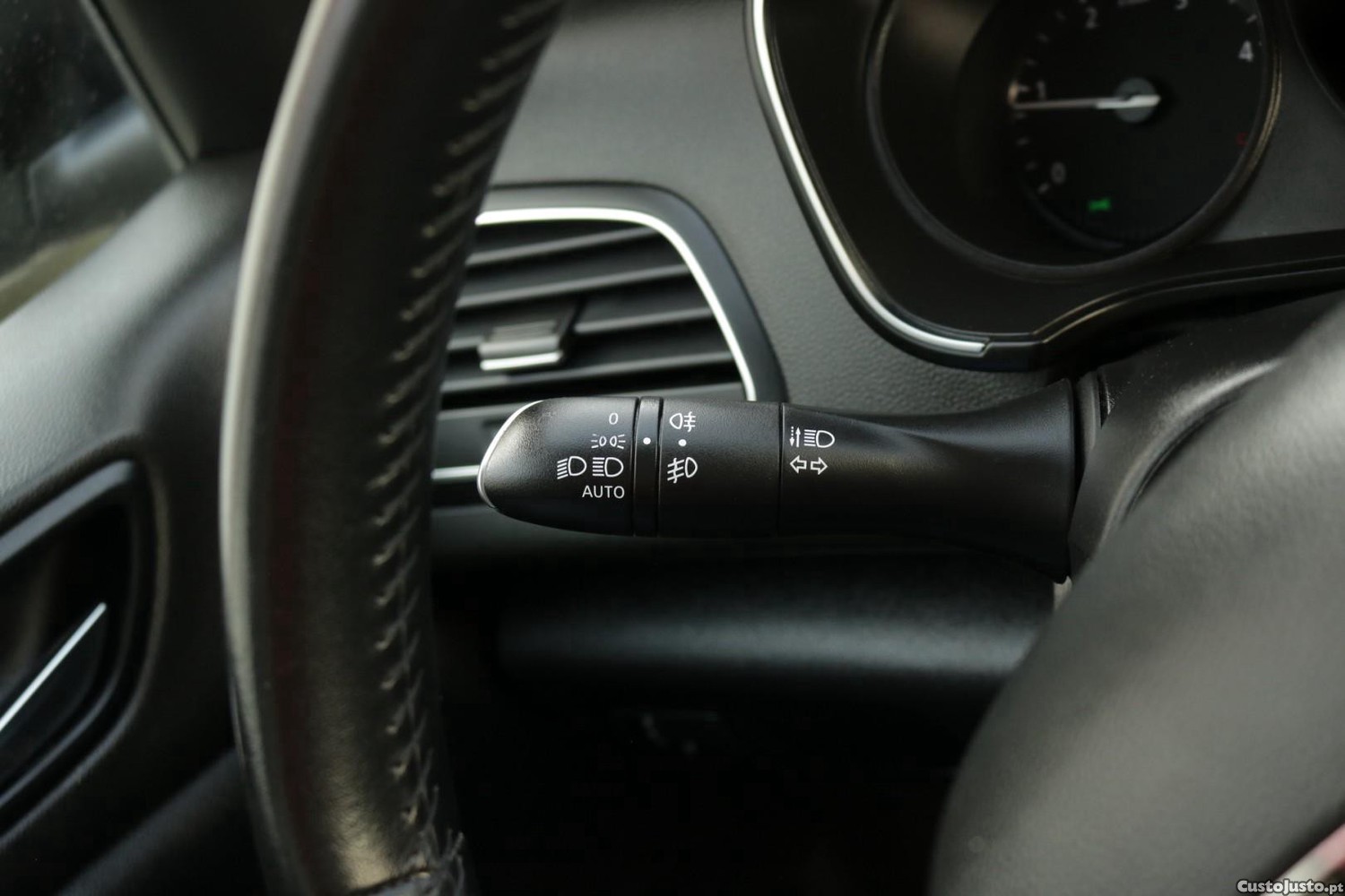 Renault Mégane Sport Tourer 1.5 Blue DCI Limited 115cv — fotografia 30