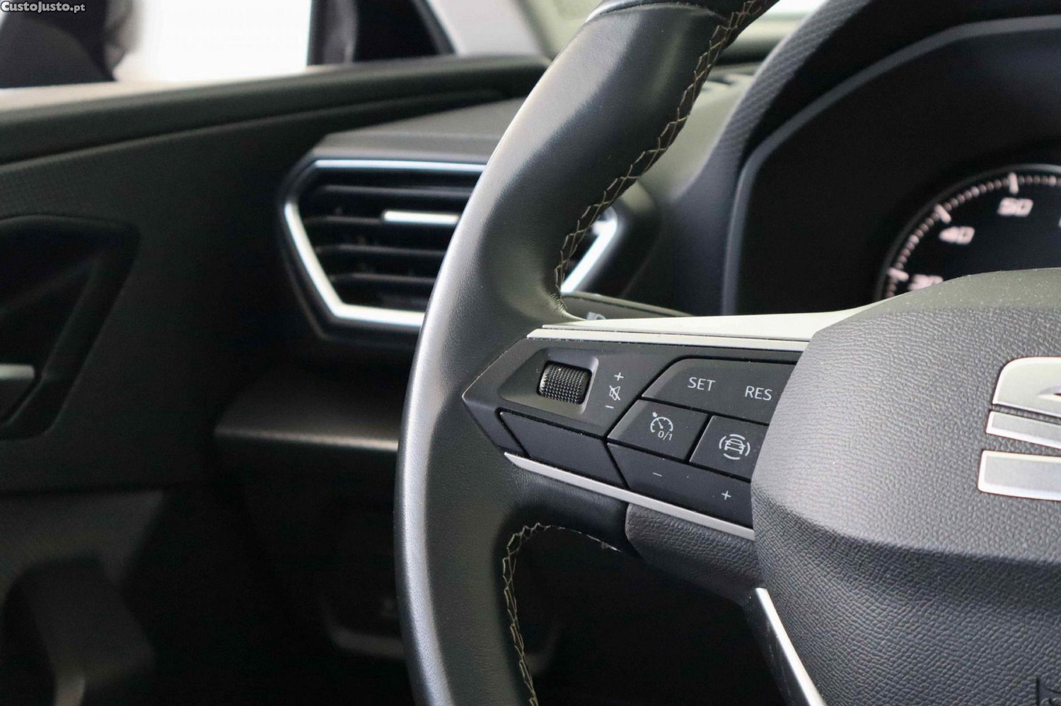 SEAT Leon 1.0 TSI Style — fotografia 16