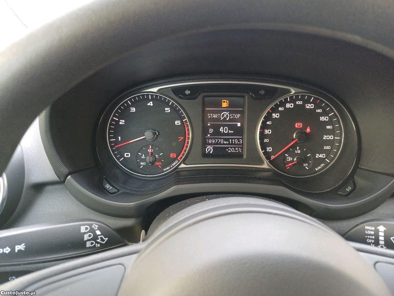 Audi A1 1.2 Tfsi Attraction — fotografia 2